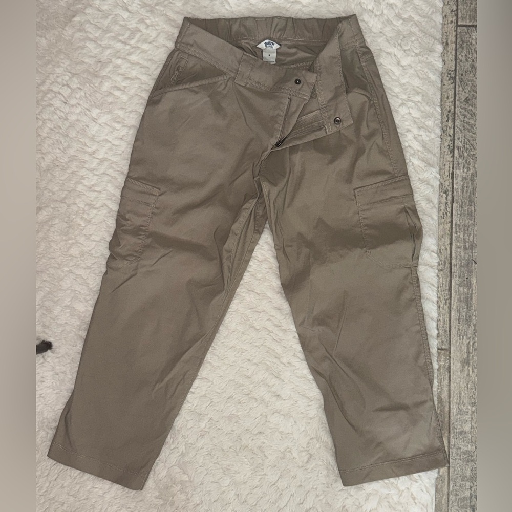 Duluth Trading Co Women's Beige Capris